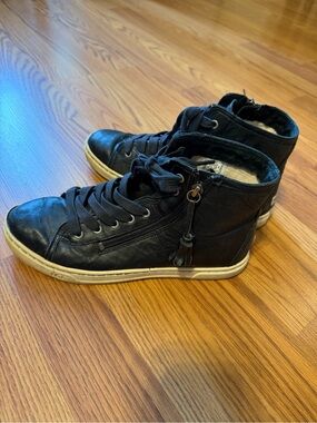 Ugg Blaney Black Leather Side Zipper Lace Up High Top Sneakers Ankle Booties